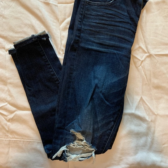 American Eagle High-Waisted Jeans - Picture 2 of 2